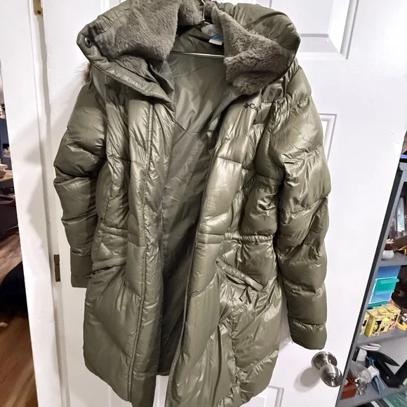 Columbia Sage Green Women's Puffer Jacket - Picture 1 of 3
